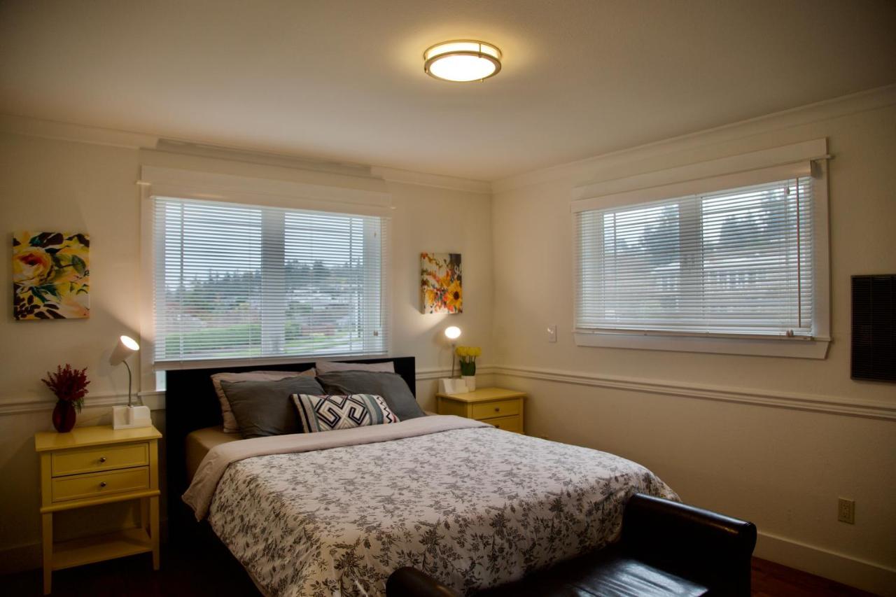 Scenic Lake View Home Tacoma Kültér fotó